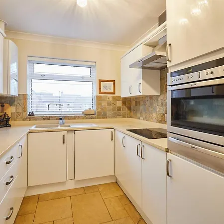 Host & - Bridge Court * Yarm