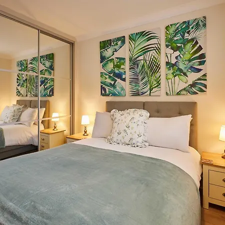 Host & - Bridge Court Apartman