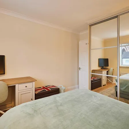 Host & - Bridge Court Yarm