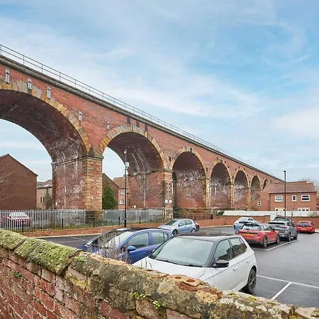 Host & - Bridge Court * Yarm