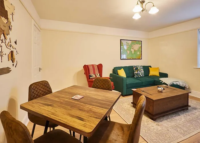 Host & - Bridge Court Yarm