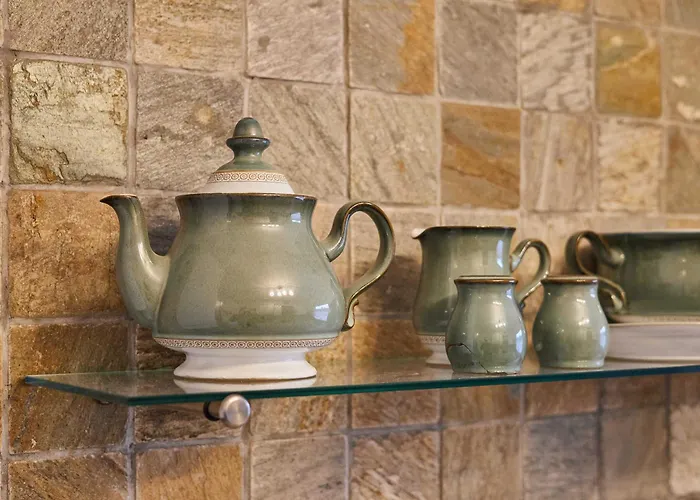 Host & - Bridge Court