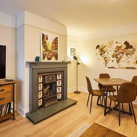 Host & - Bridge Court