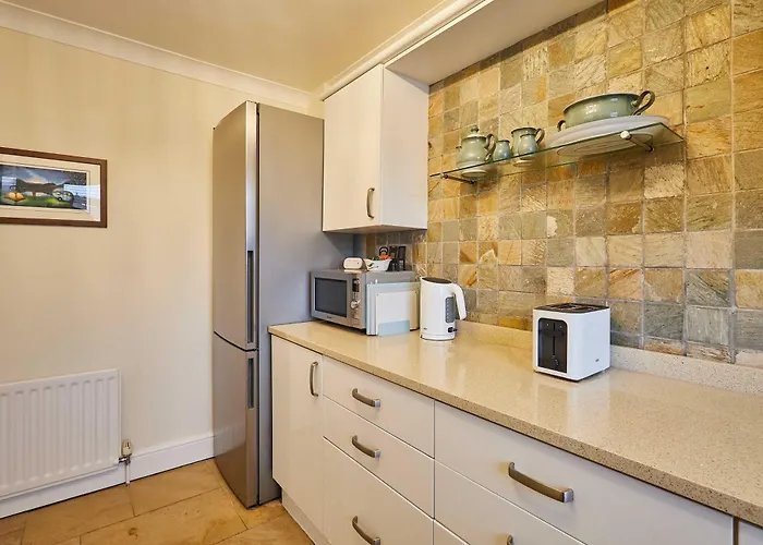 Host & - Bridge Court Apartment *